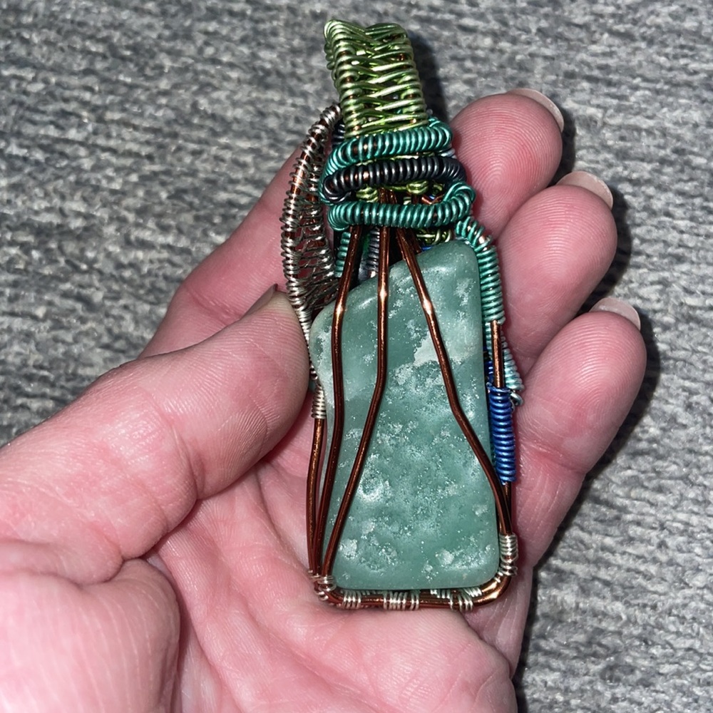 Green Adventurine Handmade Wire Wrapped Pendant - Picture 2 of 2